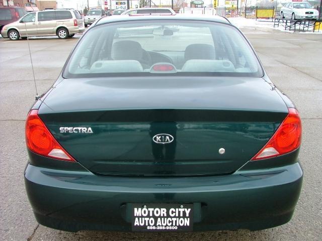 Kia Spectra 2003 photo 2