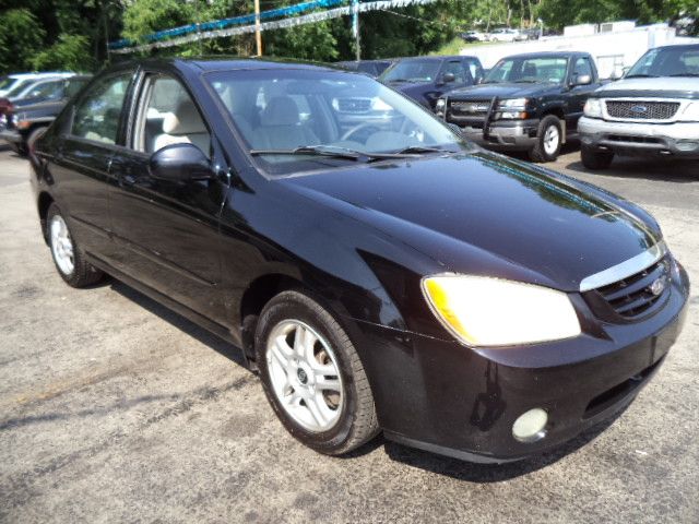 Kia Spectra 2004 photo 2