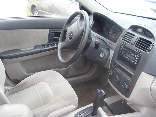 Kia Spectra 2004 photo 4