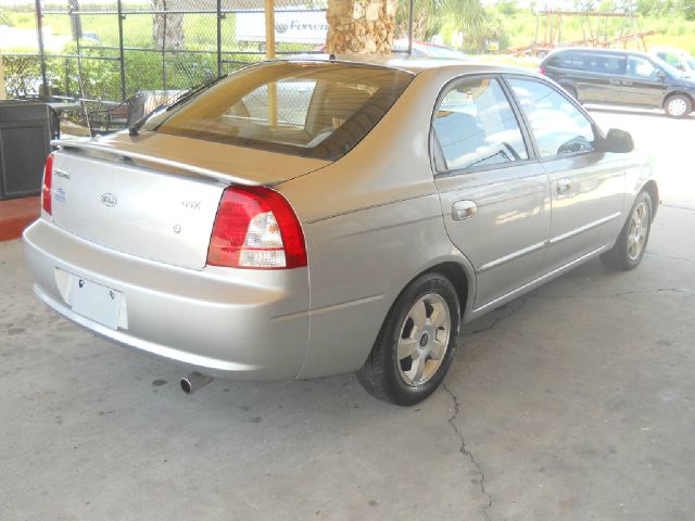 Kia Spectra 2004 photo 2