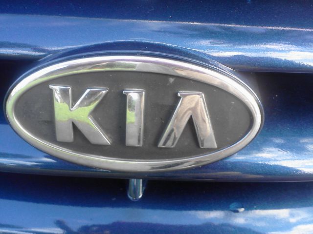 Kia Spectra 2005 photo 1