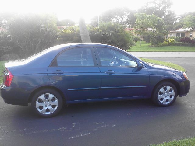 Kia Spectra 2005 photo 16
