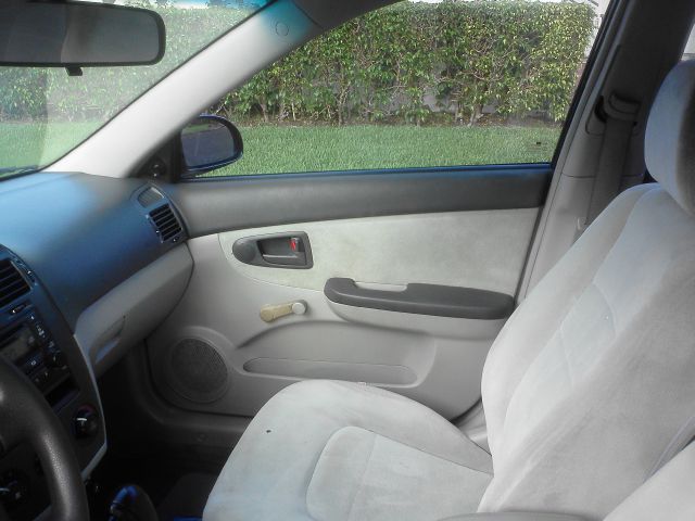 Kia Spectra 2005 photo 22