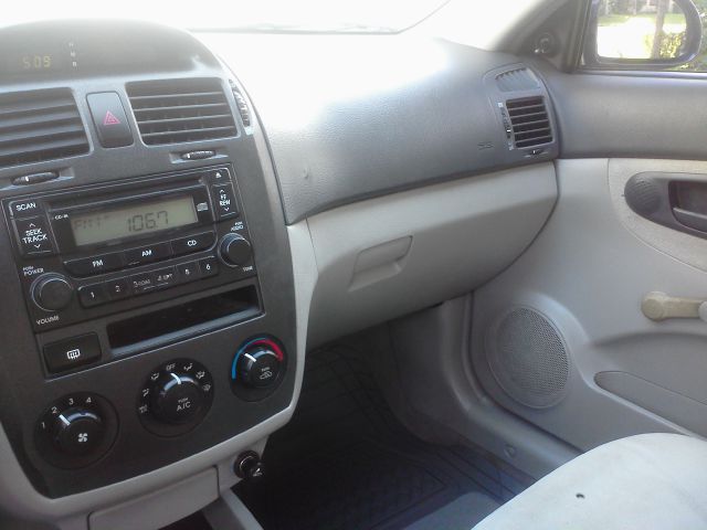 Kia Spectra 2005 photo 7