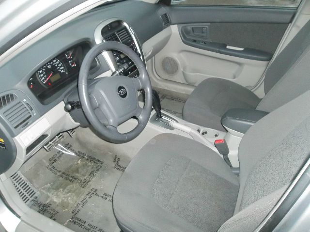 Kia Spectra 2005 photo 2
