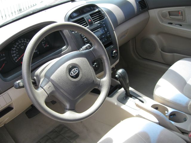 Kia Spectra 2006 photo 4