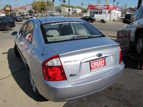 Kia Spectra 2006 photo 2