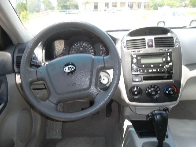Kia Spectra 2006 photo 10