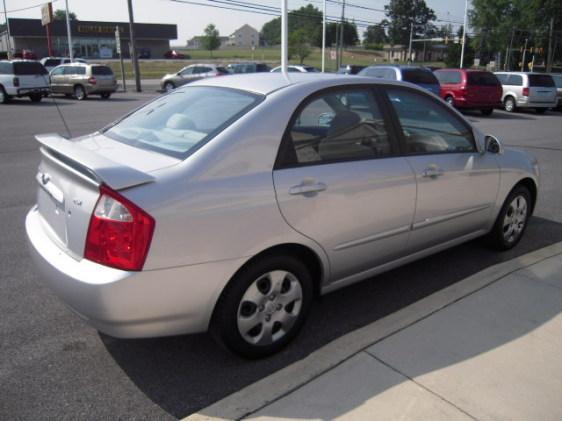 Kia Spectra 2006 photo 1