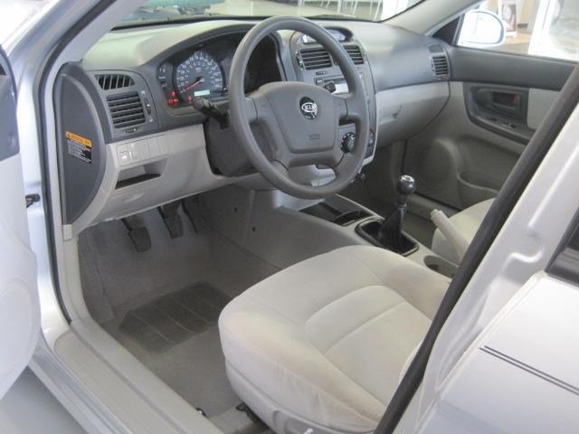 Kia Spectra 2006 photo 2