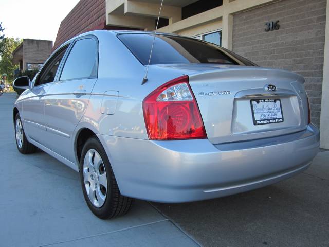 Kia Spectra 2006 photo 2