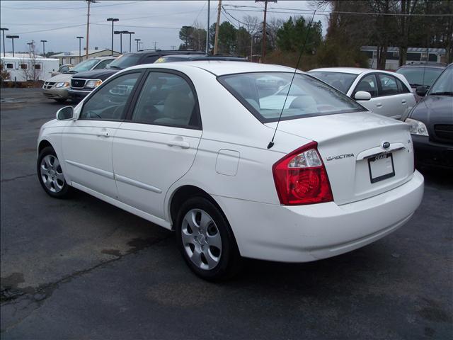 Kia Spectra 2006 photo 2