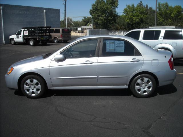 Kia Spectra 2006 photo 2