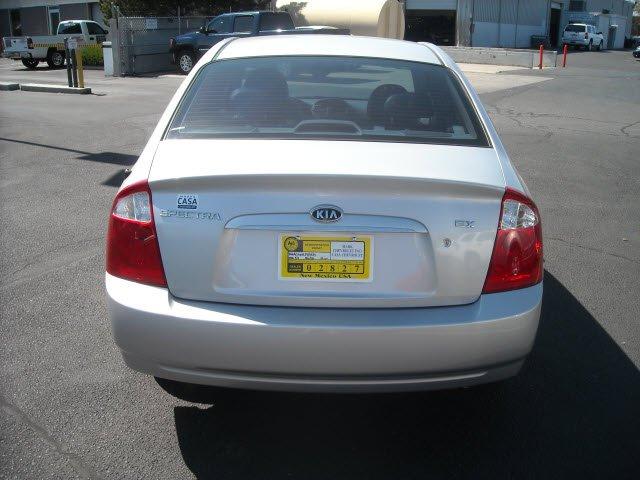 Kia Spectra 2006 photo 4