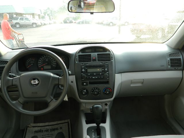 Kia Spectra 2006 photo 2