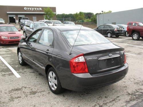 Kia Spectra 2006 photo 2