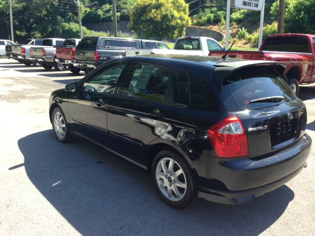 Kia Spectra5 2005 photo 1