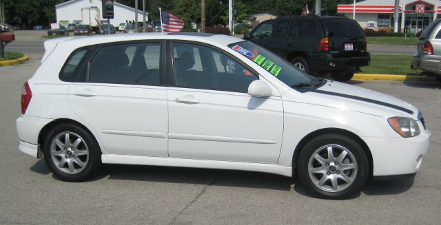 Kia Spectra5 2005 photo 1
