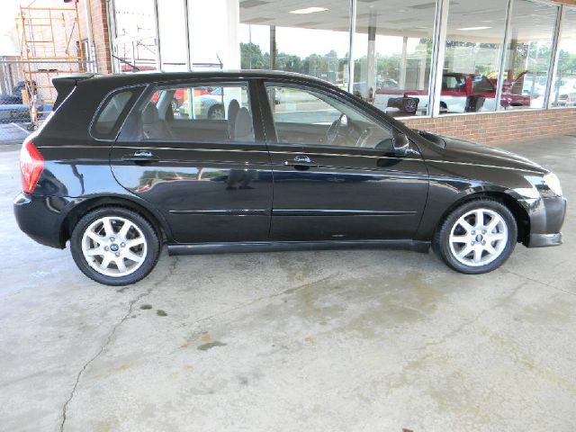 Kia Spectra5 2005 photo 1