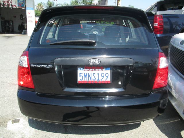 Kia Spectra5 2005 photo 2