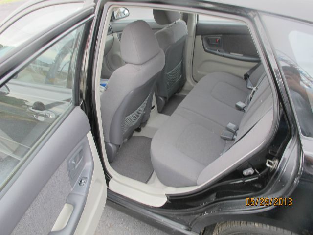 Kia Spectra5 2005 photo 2