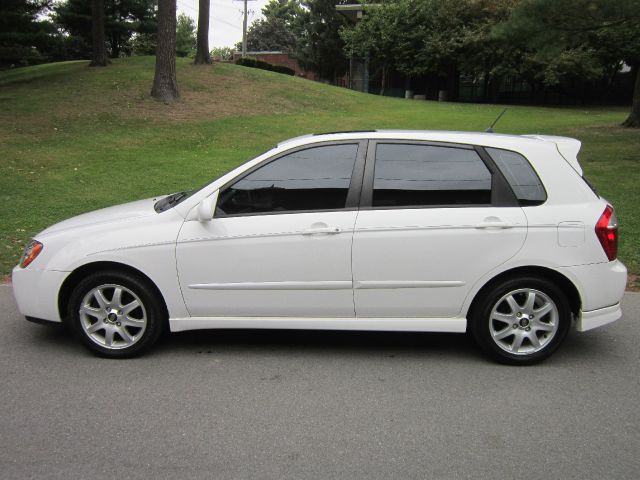 Kia Spectra5 2005 photo 1