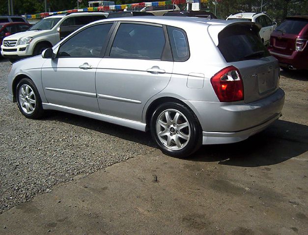 Kia Spectra5 2005 photo 1