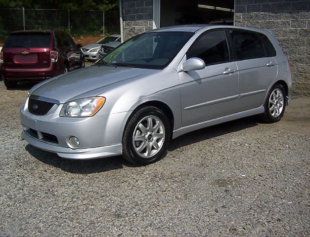 Kia Spectra5 2005 photo 4