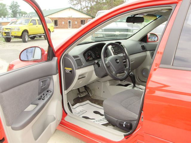 Kia Spectra5 2005 photo 4