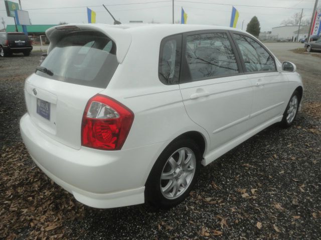 Kia Spectra5 2006 photo 4