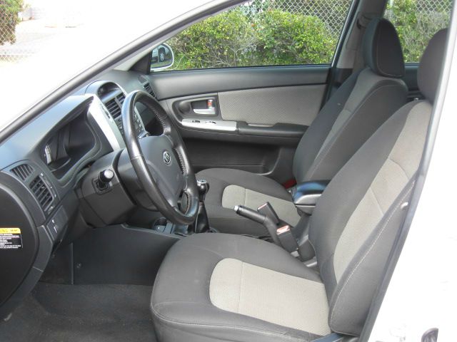 Kia Spectra5 AWD, REAR DVD, Navigation, 3RD ROW, Mem/heat Seats Hatchback
