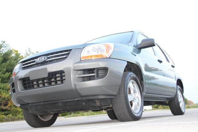 Kia Sportage E320 4dr Sdn 3.2L Sedan Sport Utility