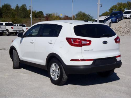 Kia Sportage 2011 photo 2