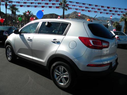 Kia Sportage 2011 photo 2