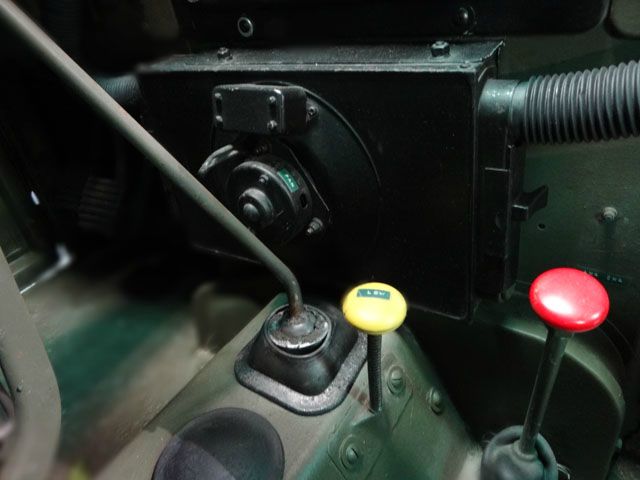 Land Rover Defender 1977 photo 10