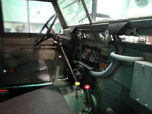 Land Rover Defender 1977 photo 13