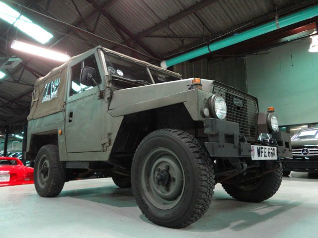 Land Rover Defender 1977 photo 21