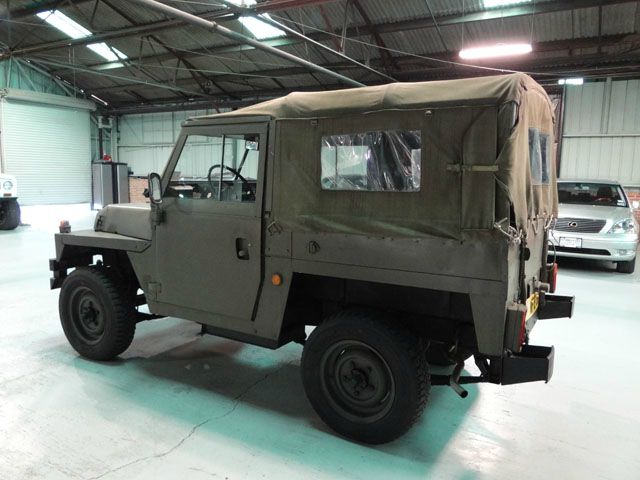 Land Rover Defender 1977 photo 24