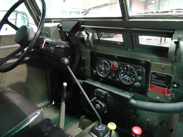 Land Rover Defender 1977 photo 5