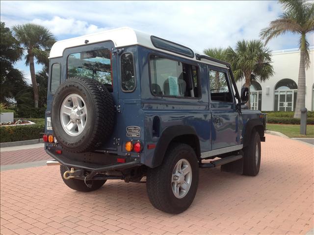 Land Rover Defender 1997 photo 2