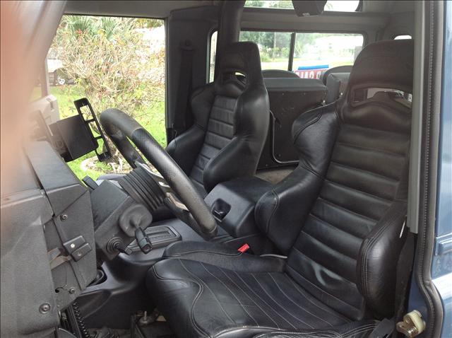 Land Rover Defender 1997 photo 1