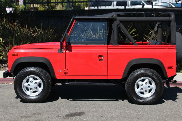 Land Rover Defender 1997 photo 3