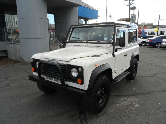Land Rover Defender 1997 photo 3
