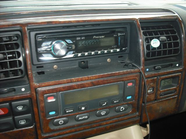 Land Rover Discovery 2003 photo 6