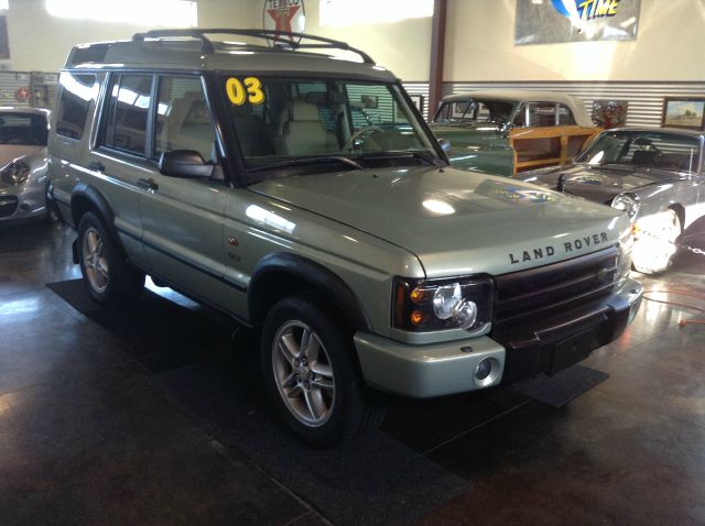 Land Rover Discovery 2003 photo 2