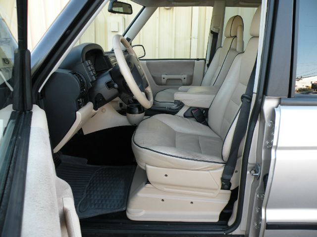 Land Rover Discovery Reg 133 WB SLE SUV