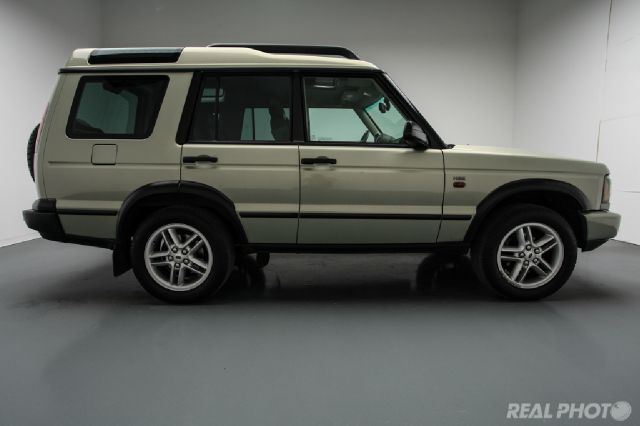 Land Rover Discovery 2004 photo 2