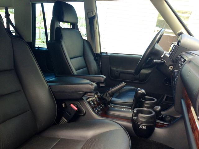 Land Rover Discovery 2004 photo 1