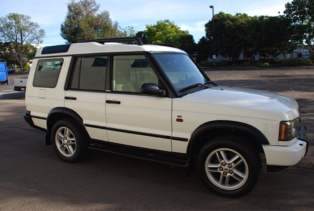 Land Rover Discovery 2004 photo 1