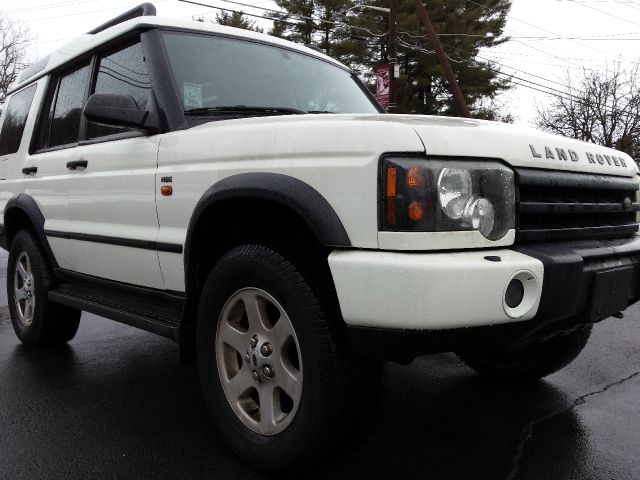 Land Rover Discovery 2004 photo 2